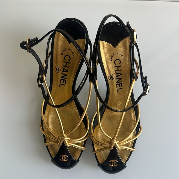 CHANEL Black and Gold Heels with Elegant Ankle Straps - Picture 3 of 6
